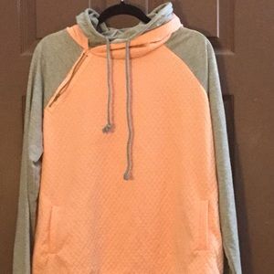 Peach and gray sweatbshirt.  longsleev4